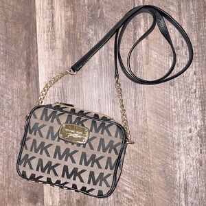 Michael Kors Crossbody purse